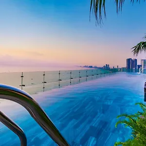 Peninsula 5* Da Nang
