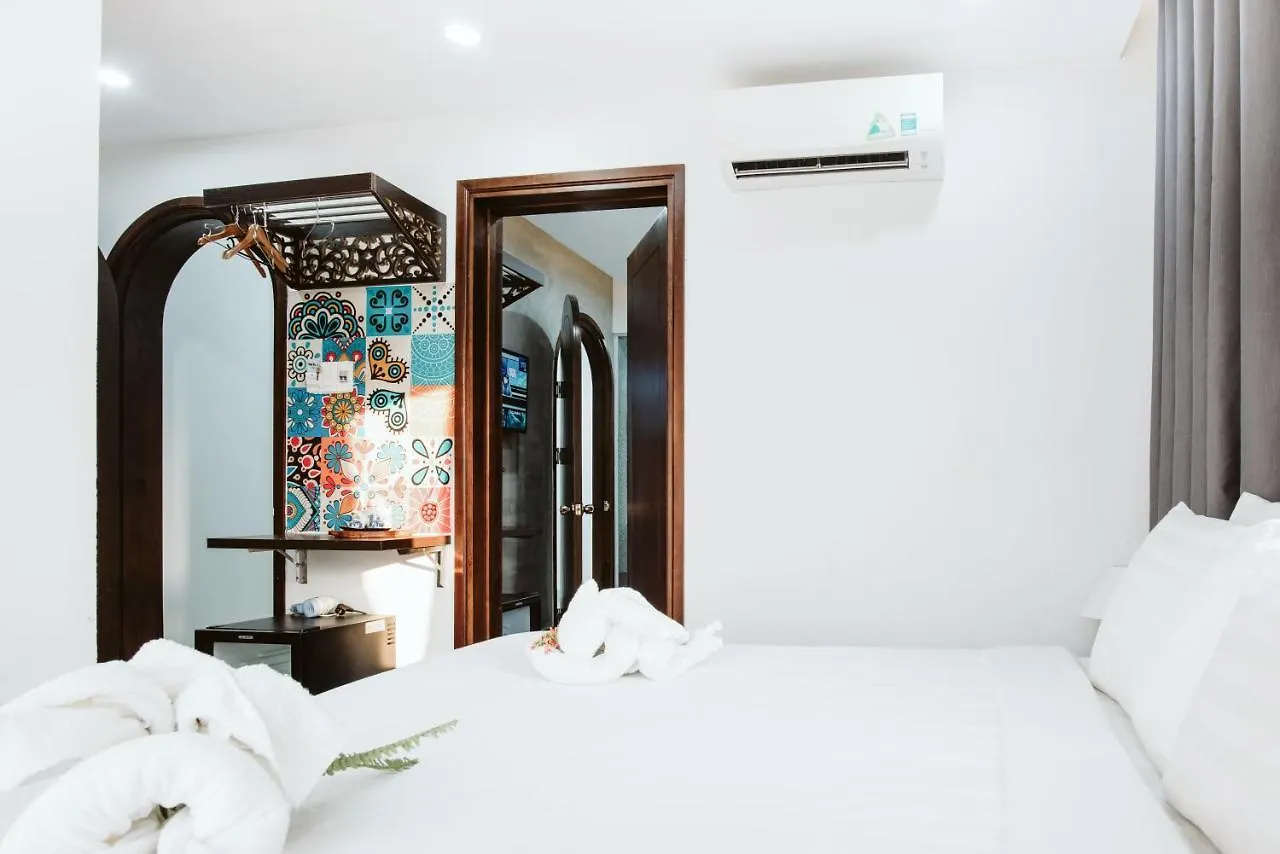 *** Hotel Pho Cho Dem Villa - Near Hoi An Old Town 200M Vietnam